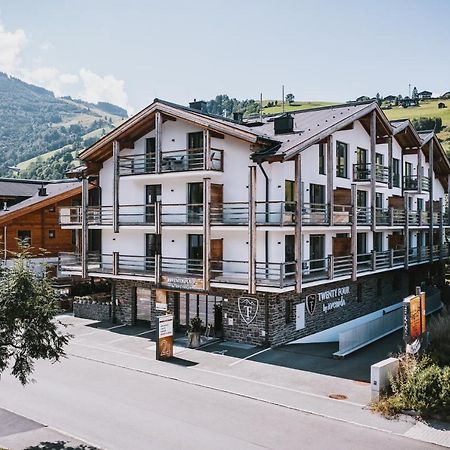 24 By Avenida - Mountain Hotel Kaprun Esterno foto